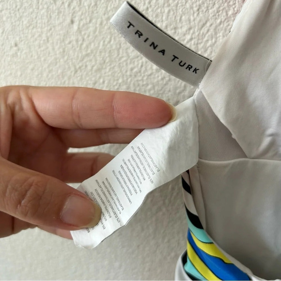 Trina Turk $162 Sz 6 Mandalay Floral Plunge One Piece Swimsuit Guc. - Picture 9 of 16